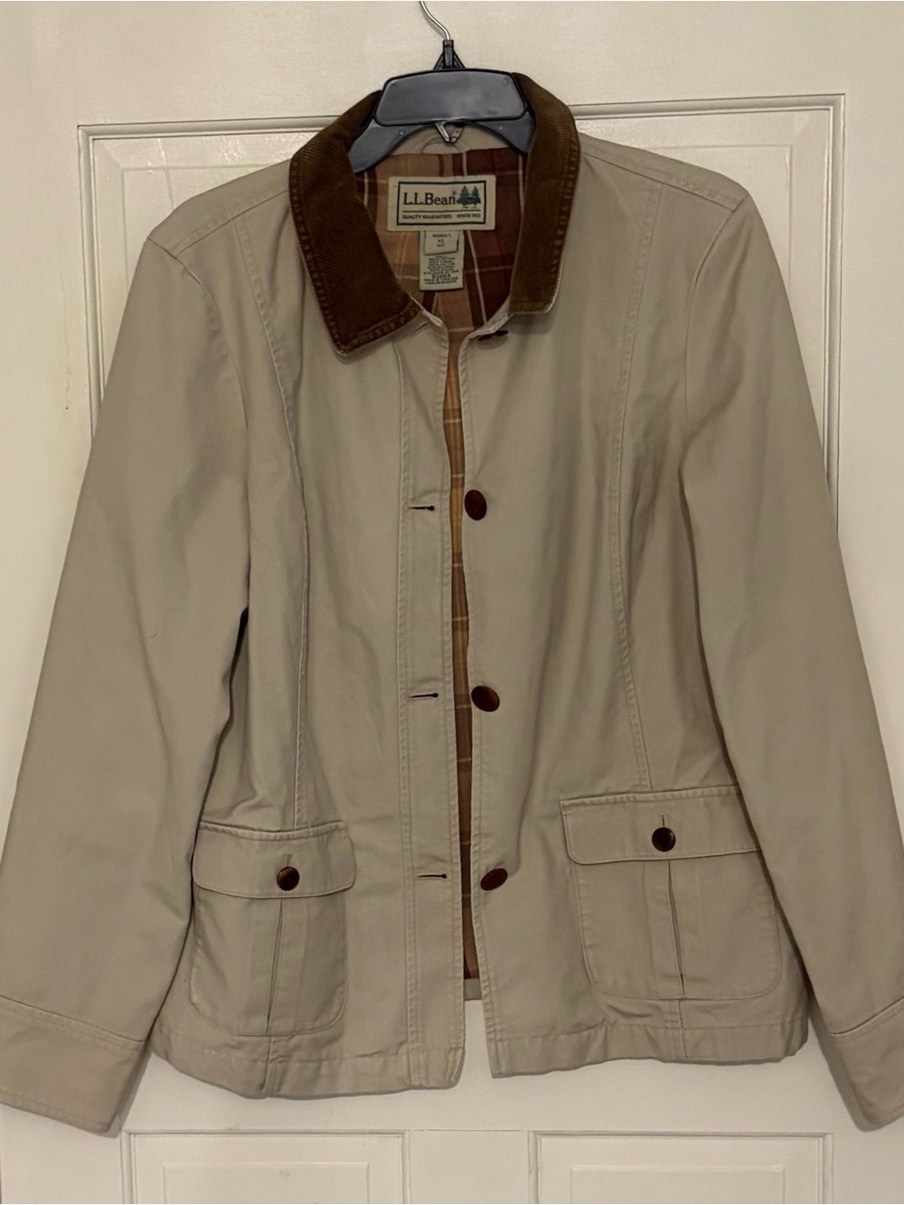 L.L. Bean XL Reg beige barn jacket 100% Cotton beautiful flannel lined. Like New